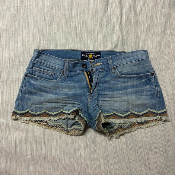 Lucky Brand Riley Short - Picture 2 of 4